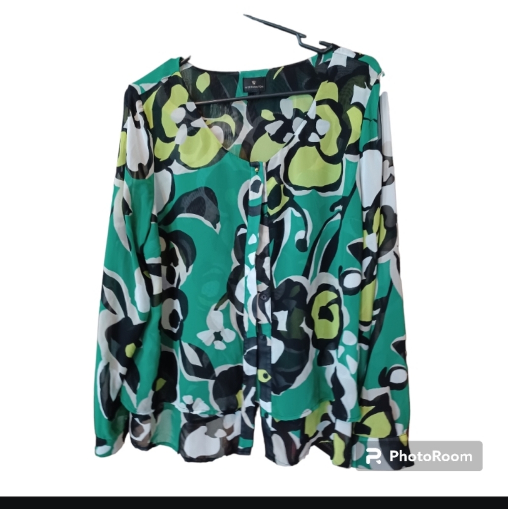 Blouse top with buttons